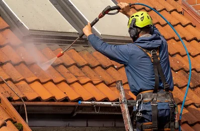 Démoussage et hydrofuge de toiture à Wambercourt